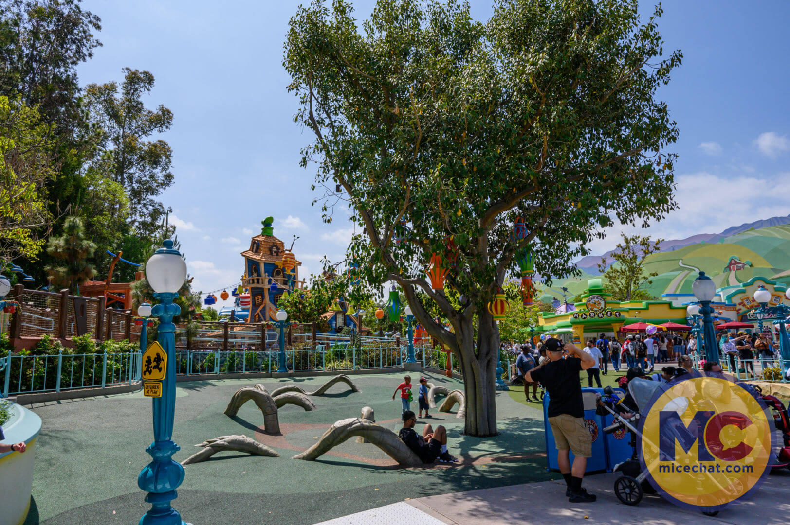 , Disneyland Update &#8211; Secret Test, Adventureland Mess, Splash at Rest