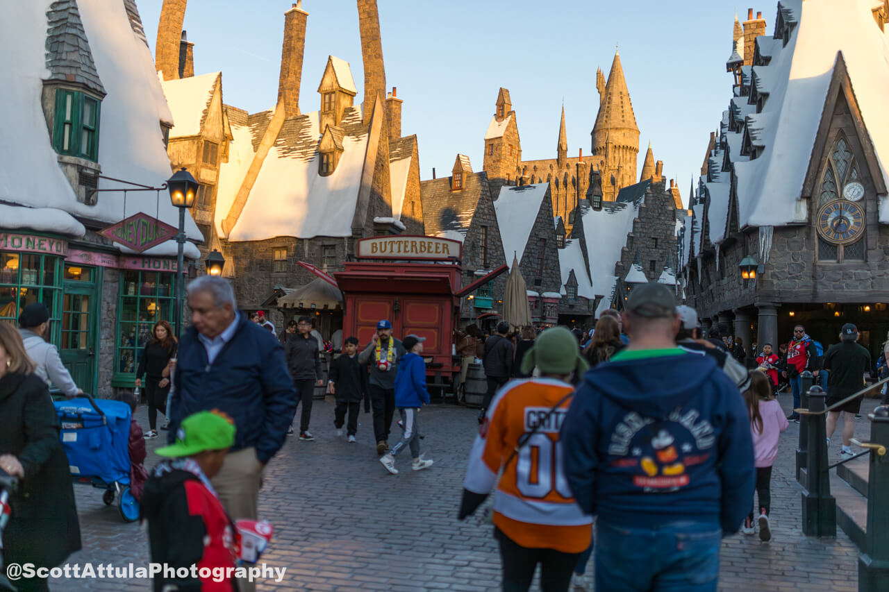 universal studios hollywood, Universal Studios Hollywood Update – New Ride Announcement, Summer Scares, Huge Crowds!