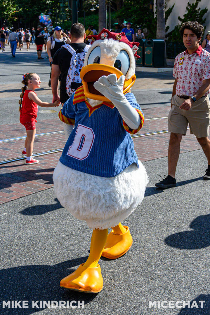 , Disneyland Update – Red, White & Boooooo!