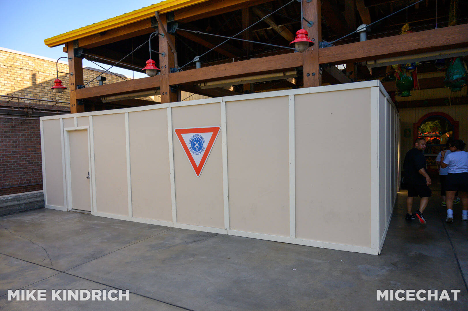 , Disneyland Update – Red, White & Boooooo!