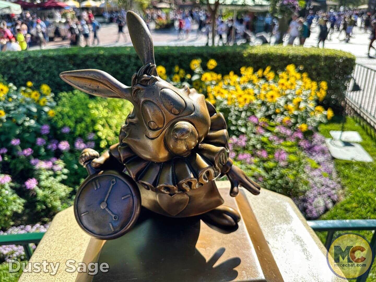 Disneyland Update summer crowd, Disneyland Update: Summer Crowd Collapse, Haunted Happenings & Another Year Older!