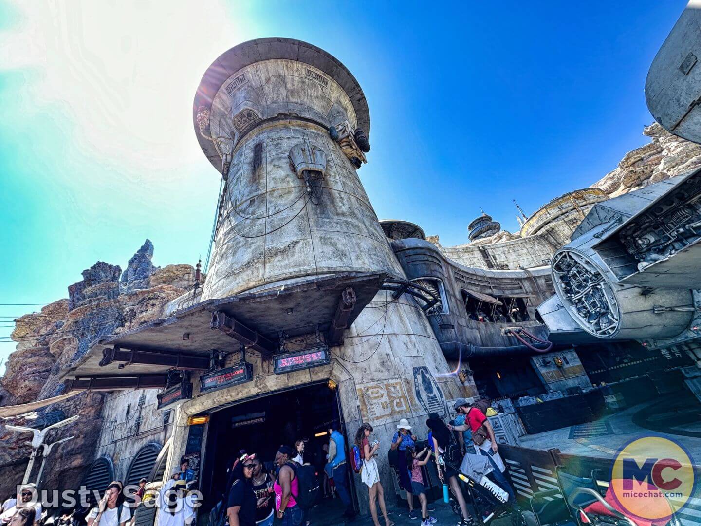 Disneyland Update summer crowd, Disneyland Update: Summer Crowd Collapse, Haunted Happenings & Another Year Older!
