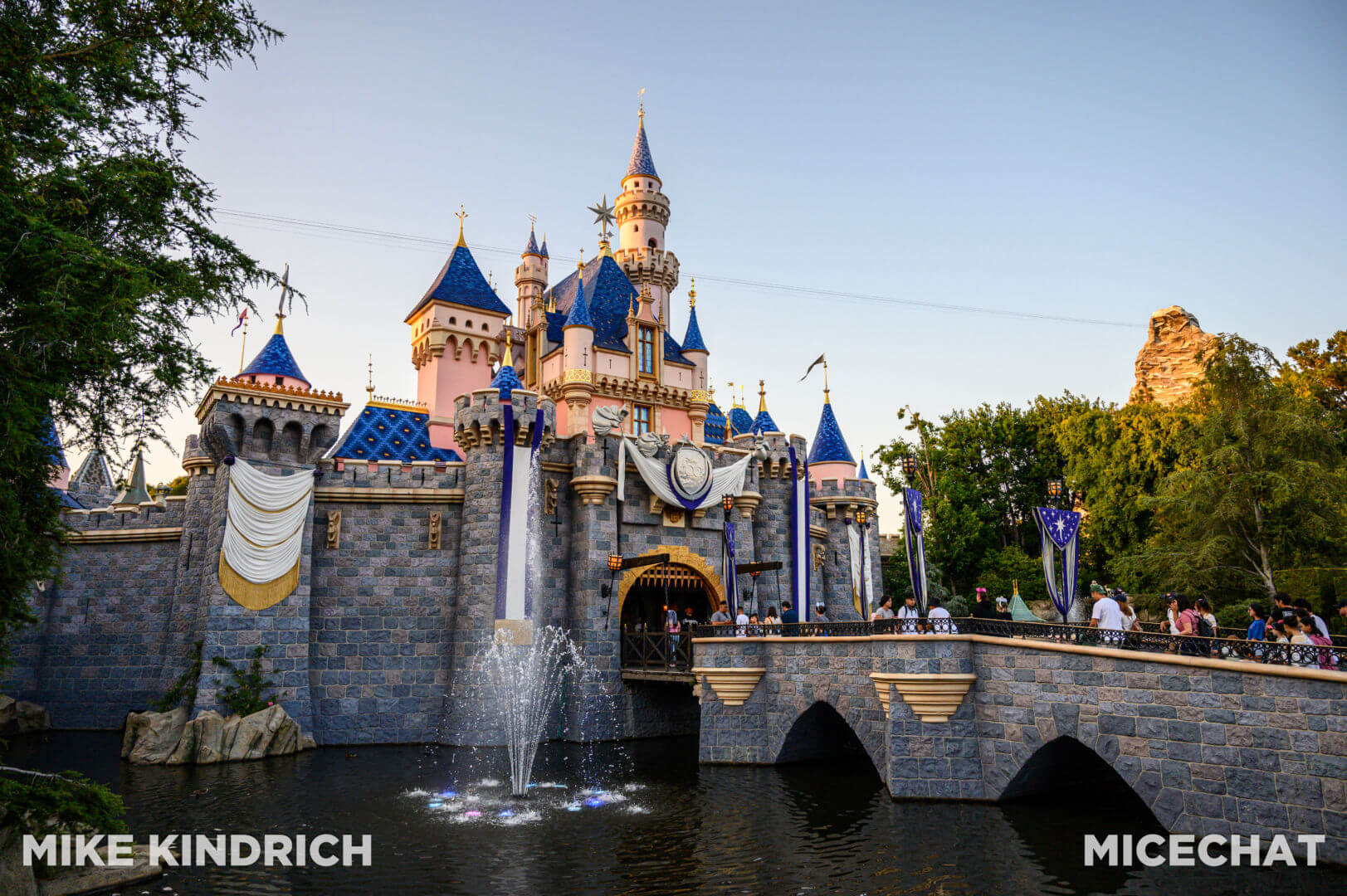 , Disneyland Update – Red, White & Boooooo!