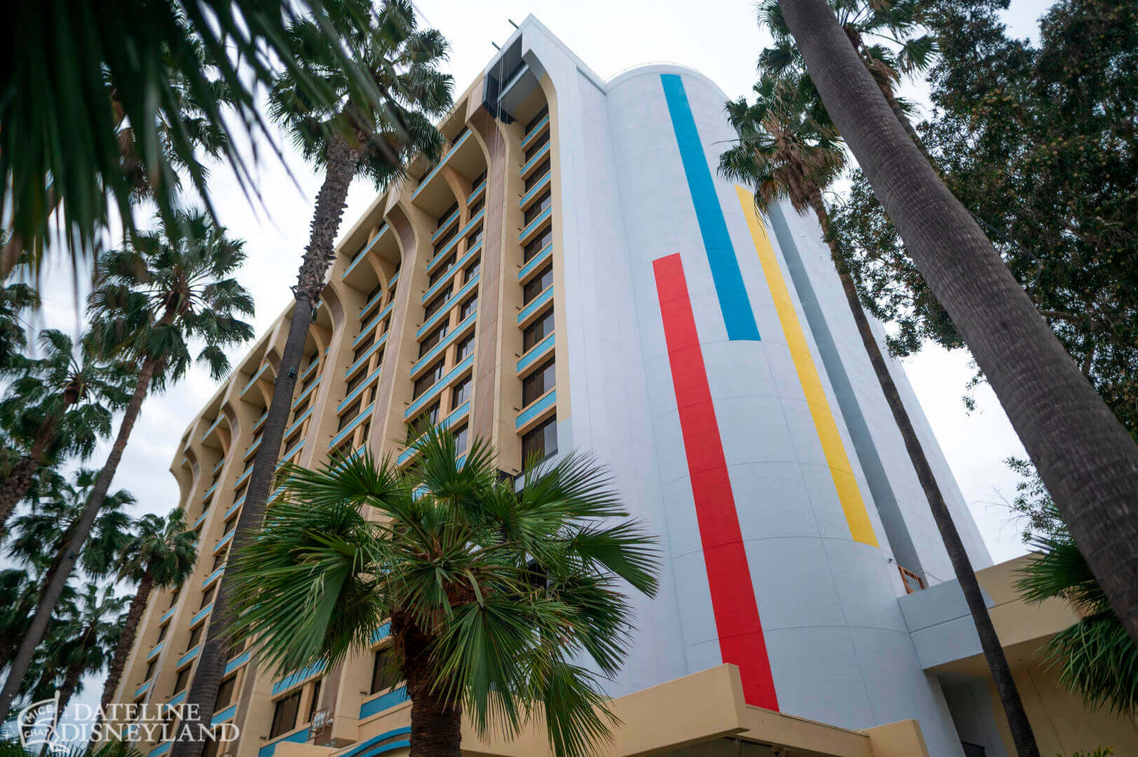 , Disneyland Update – Snowfall, Pumpkins & Missed Opportunities!