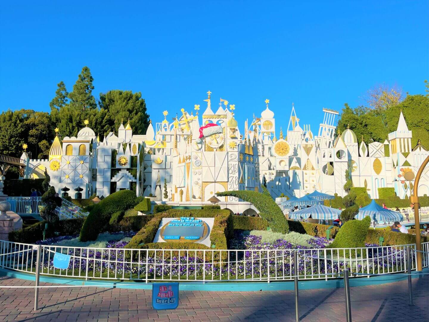"it's a small world" Disneyland