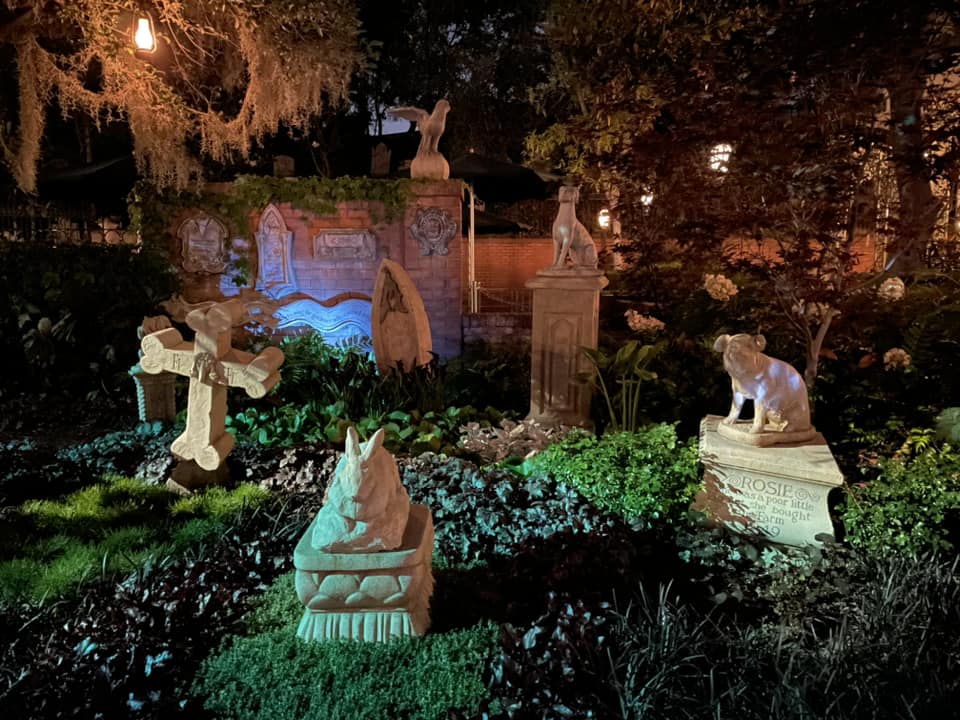 Haunted Mansion, MiceShots: A Photographic Journey through Disneyland’s Haunted Mansion