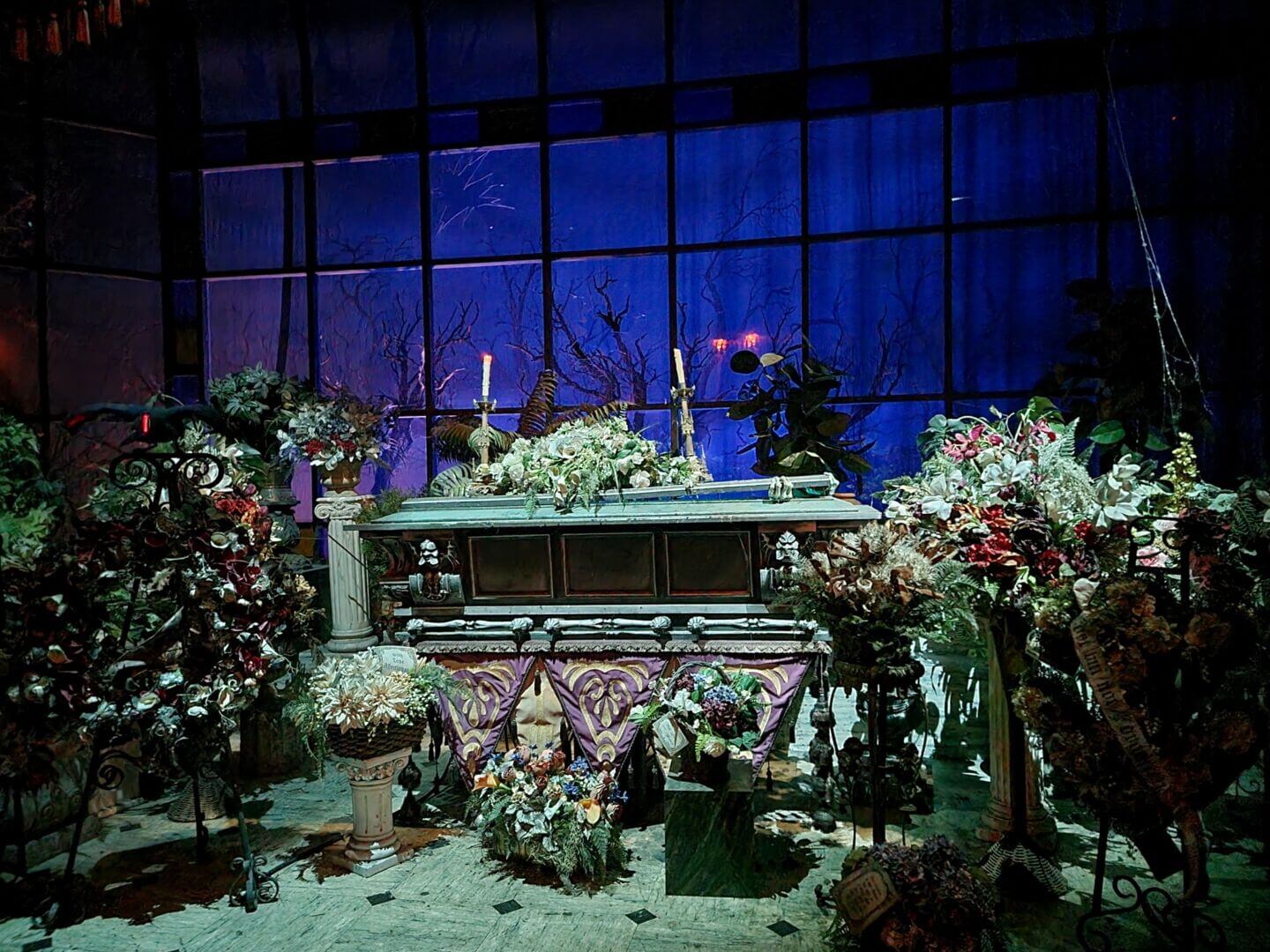 Haunted Mansion, MiceShots: A Photographic Journey through Disneyland’s Haunted Mansion