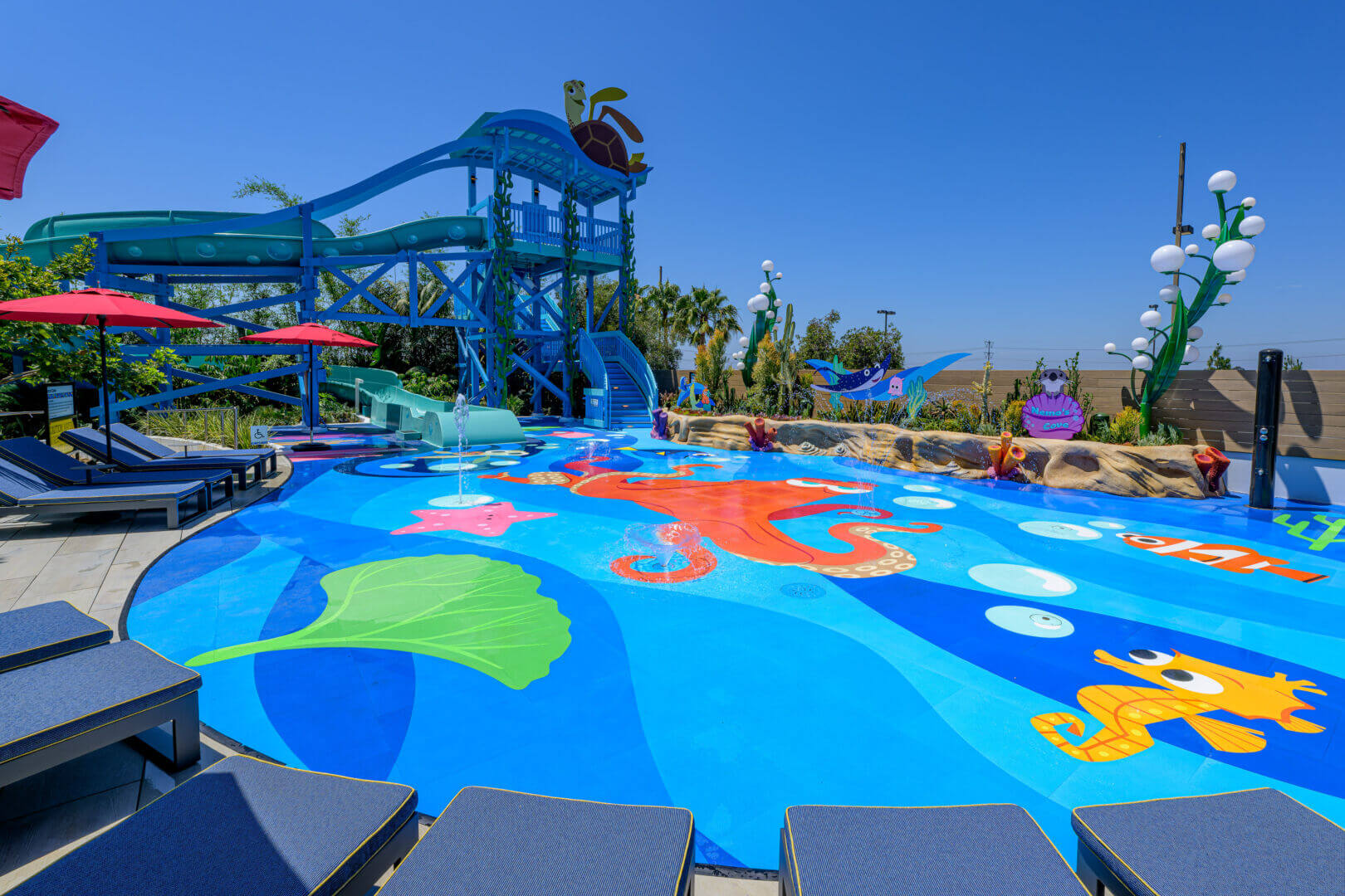 , Disneyland Update: The Big Christmas Lock Out