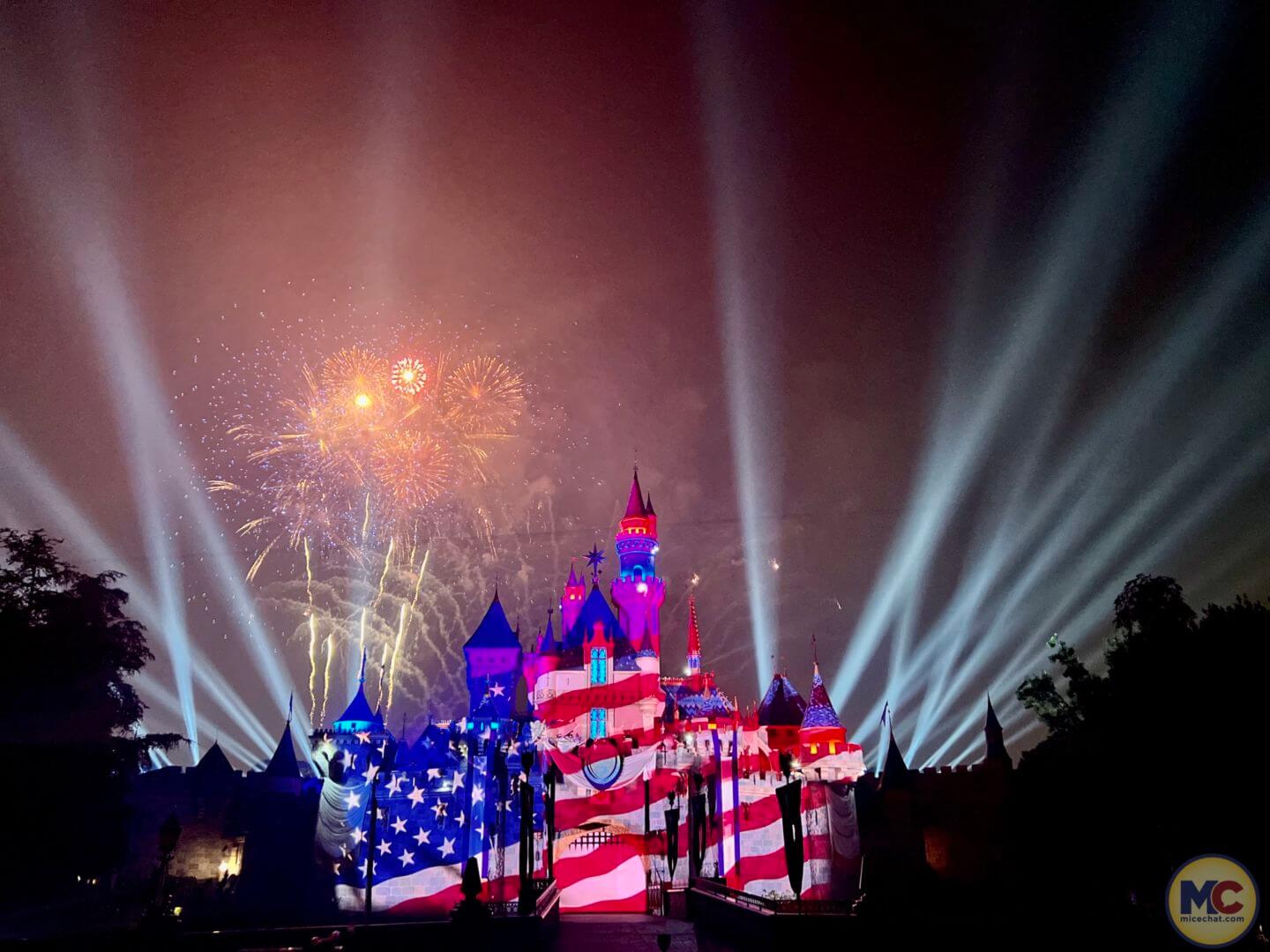 Disneyland Update summer crowd, Disneyland Update: Summer Crowd Collapse, Haunted Happenings & Another Year Older!