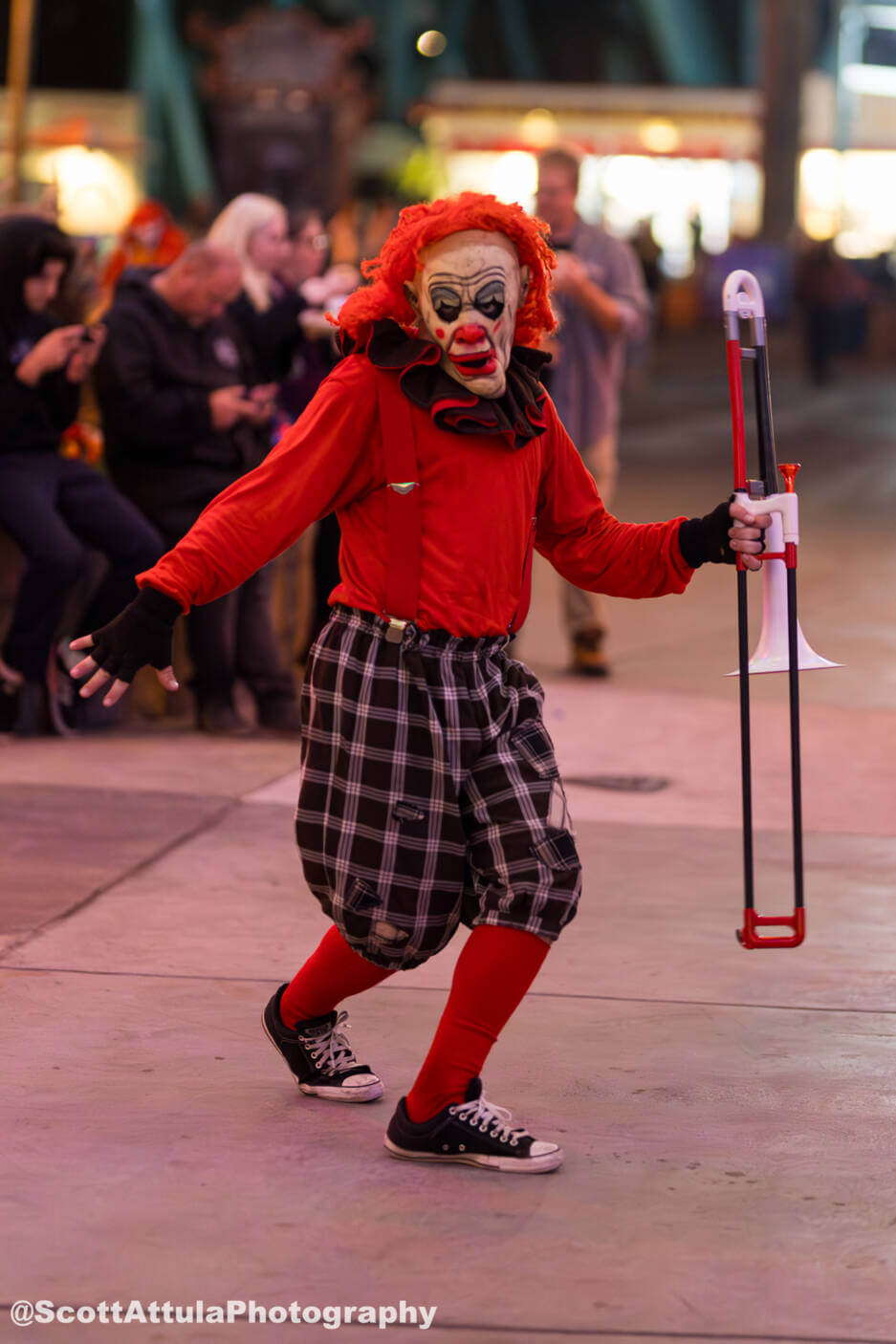 Knott's Scary Farm, 🎃 Knott’s Scary Farm 2025 Guide: New Mazes, What’s Leaving, Haunted Happenings, Foodie Frights & a Hangin’