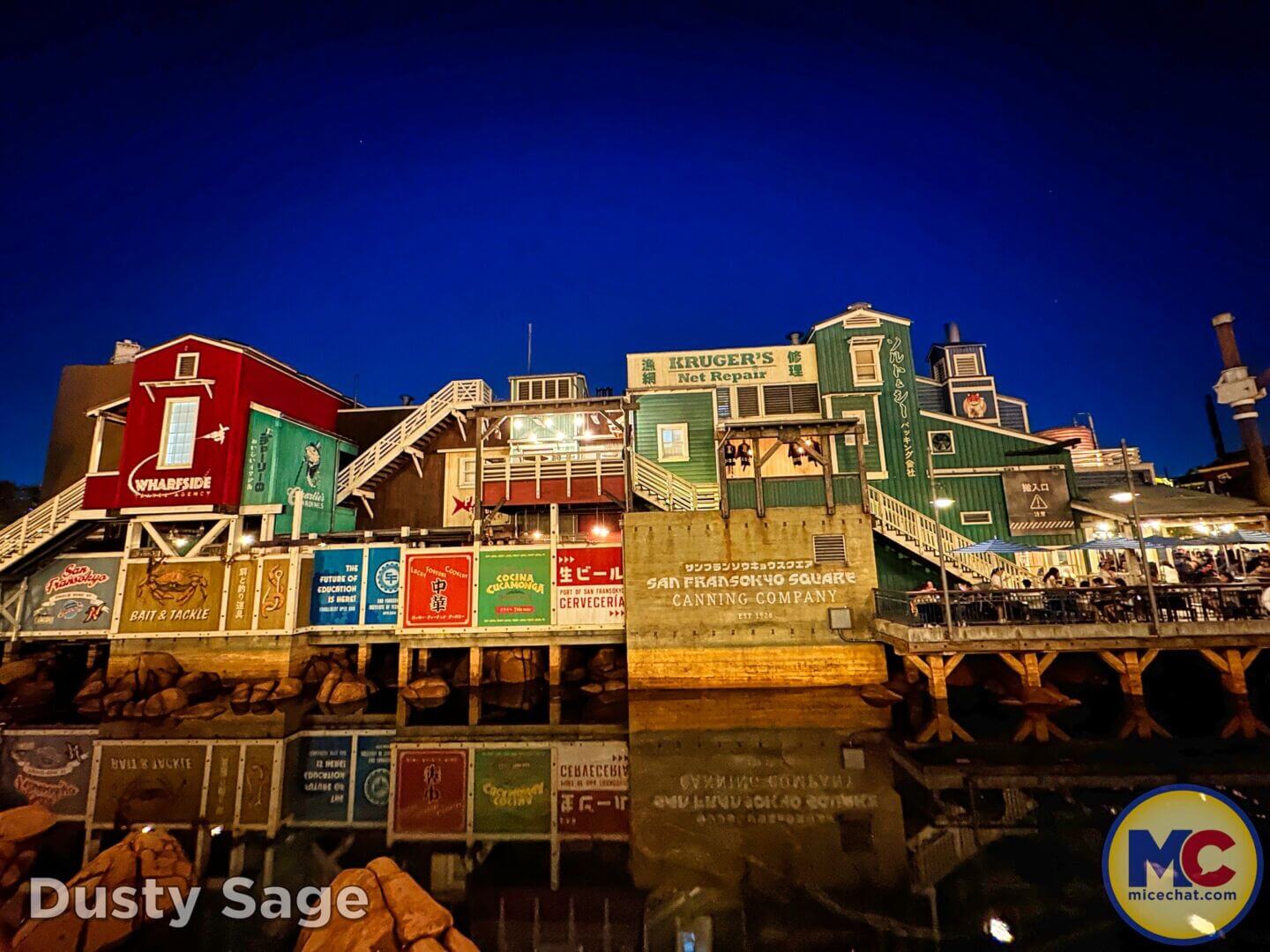 , Disneyland Update – Crowd Crush, Pipes Pop & Holiday Happenings!