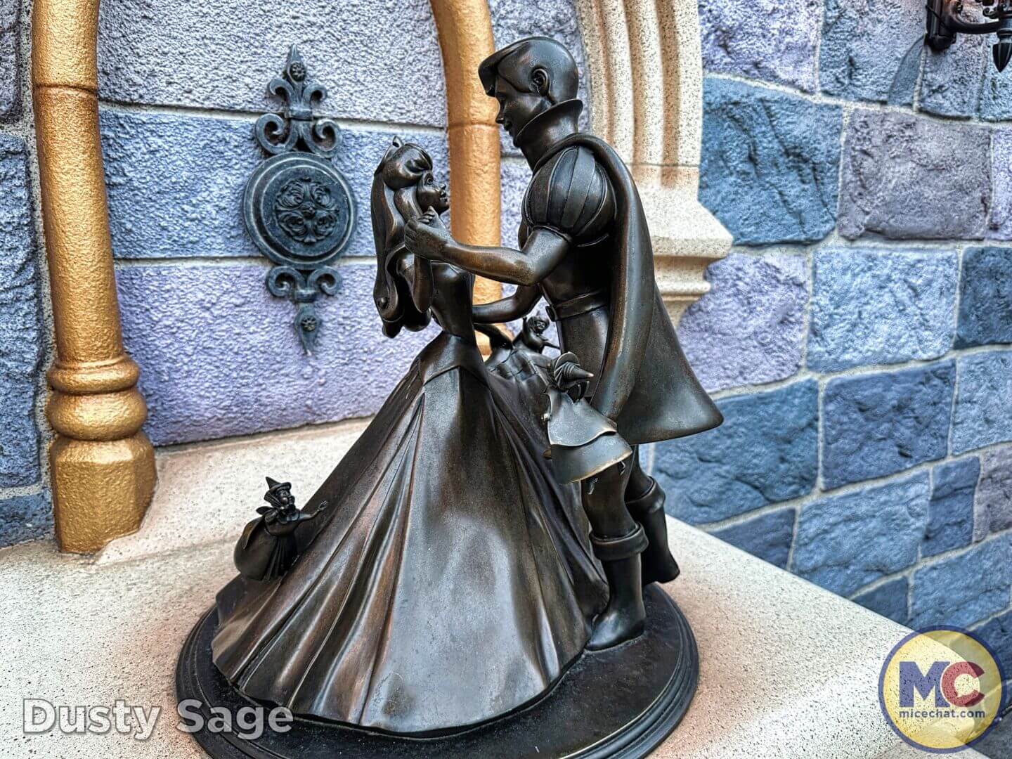, Disneyland Update – Crowd Crush, Pipes Pop & Holiday Happenings!