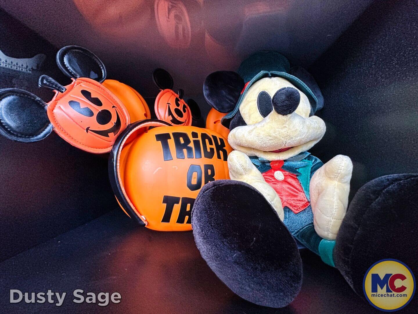 , Disneyland Update – Crowd Crush, Pipes Pop & Holiday Happenings!