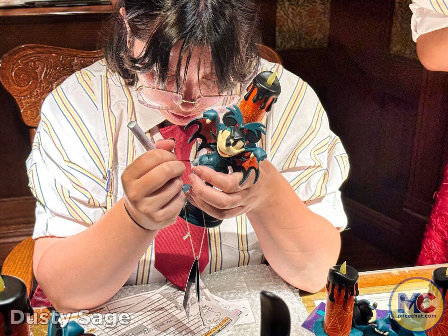 , Disneyland Update – Crowd Crush, Pipes Pop & Holiday Happenings!