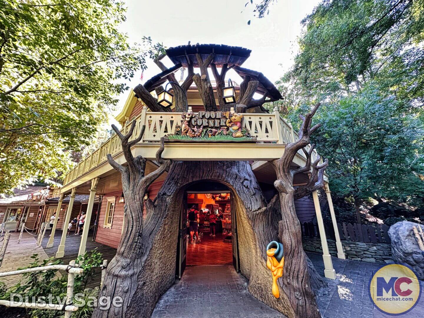 , Disneyland Update: Construction Tricks and Halloween Treats