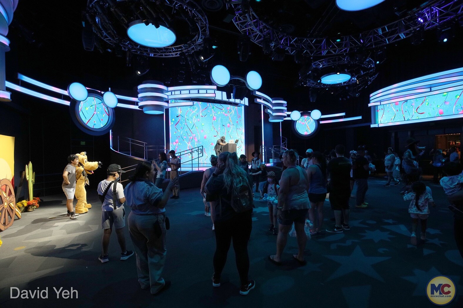 , Disneyland Update – Disneyland Takes a Bath & Halloween Screams!