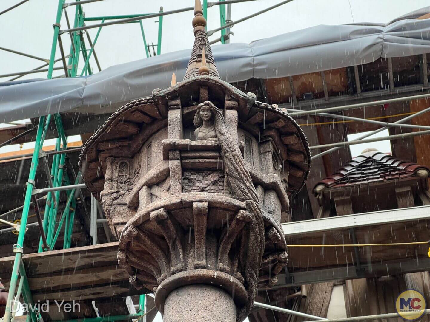, Disneyland Update – Disneyland Takes a Bath & Halloween Screams!