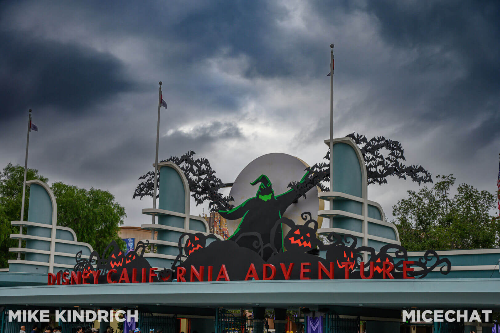 Oogie Boogie Bash 2025, Disney California Adventure: Oogie Boogie Bash 2025 Event Guide