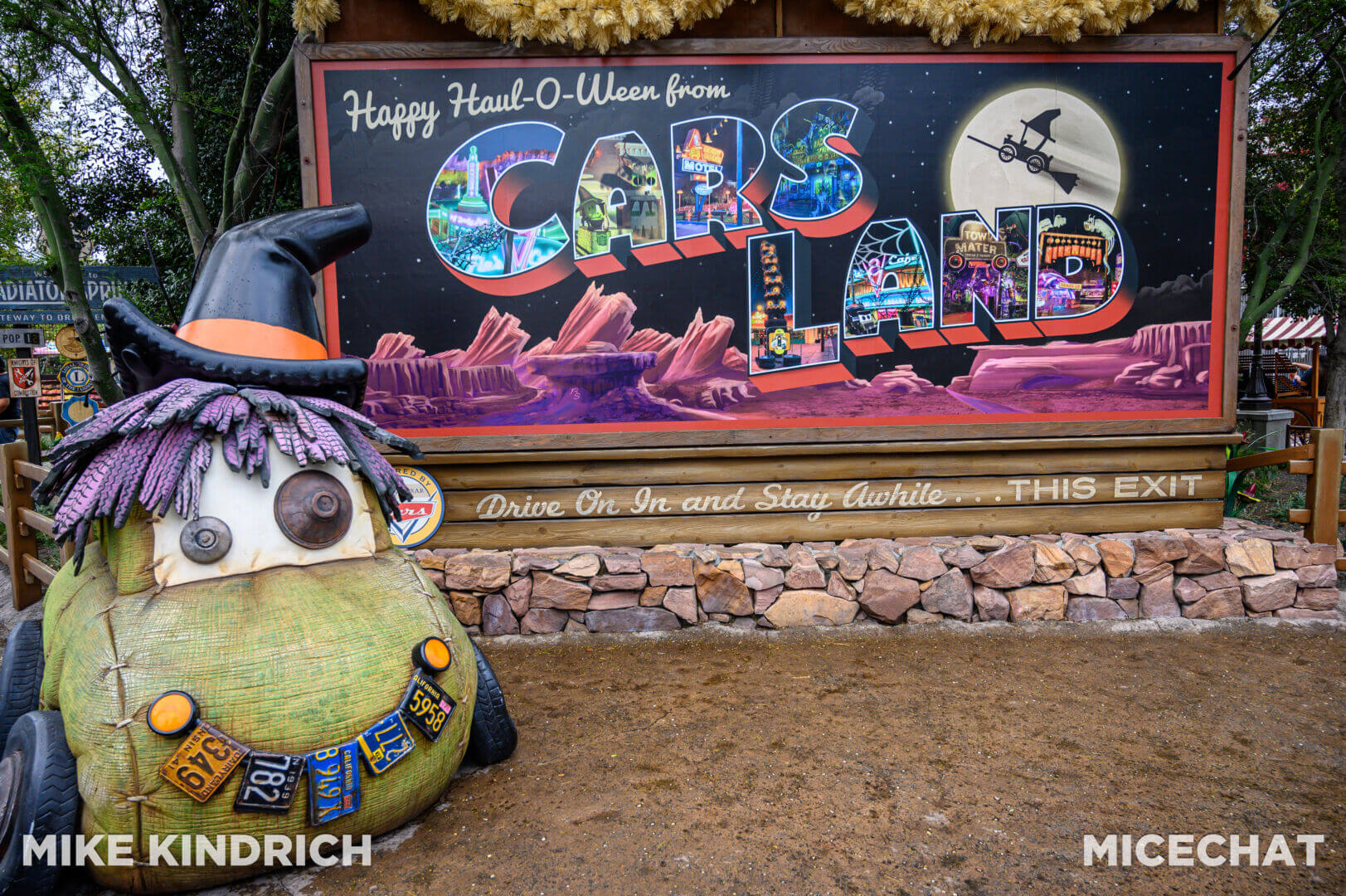 Spooky Details in Cars Land, Spooky Haul-O-Ween Details You May Have Missed in Cars Land