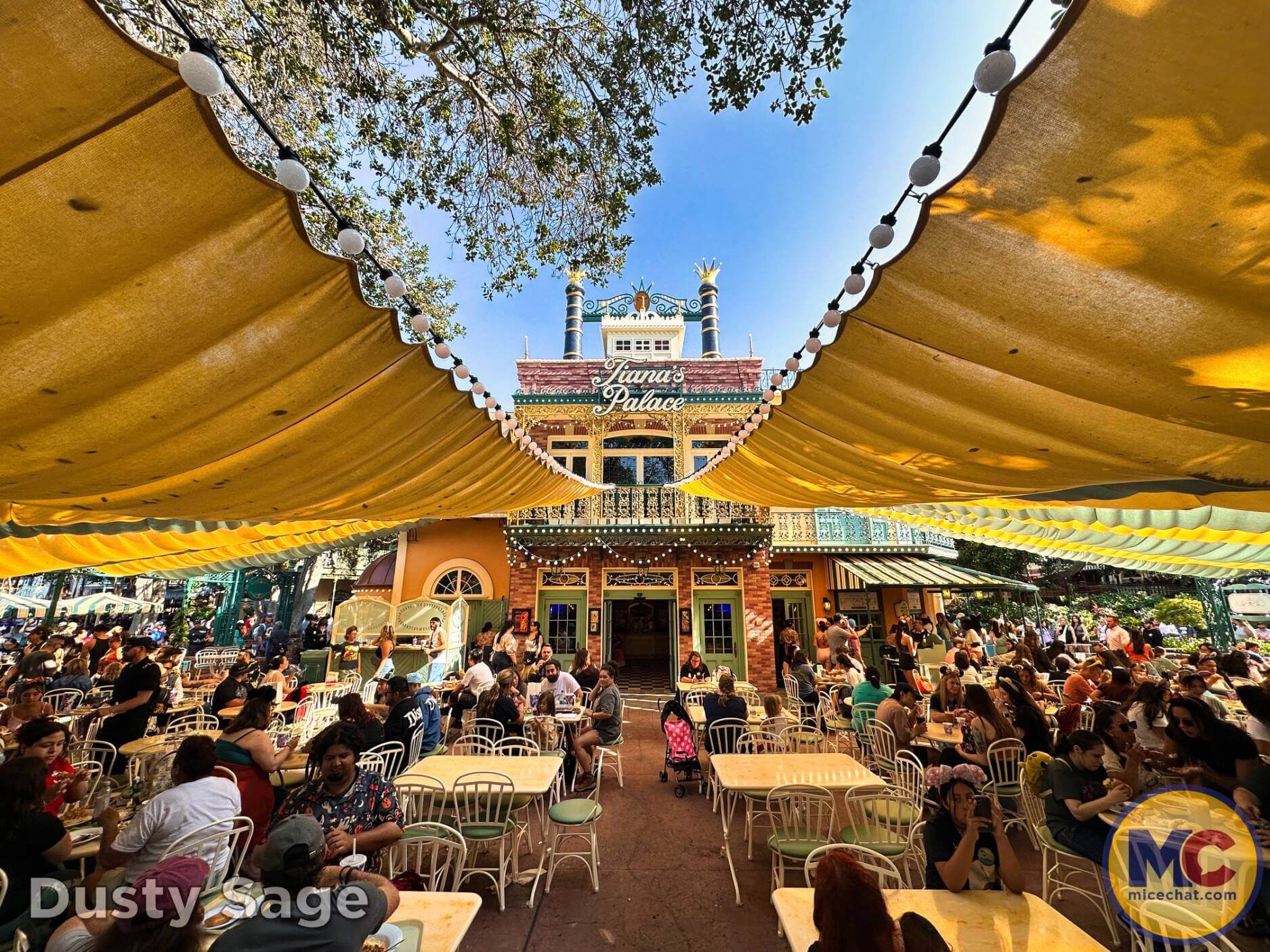 Disneyland Dining Guide, Disneyland Quick Service Dining Guide: Affordable Alternatives Inside & Outside the Resort