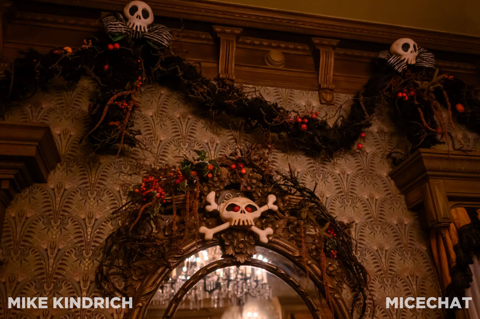 Haunted Mansion Holiday, MiceShots: A Spirited Look At Disneyland&#8217;s Haunted Mansion Holiday