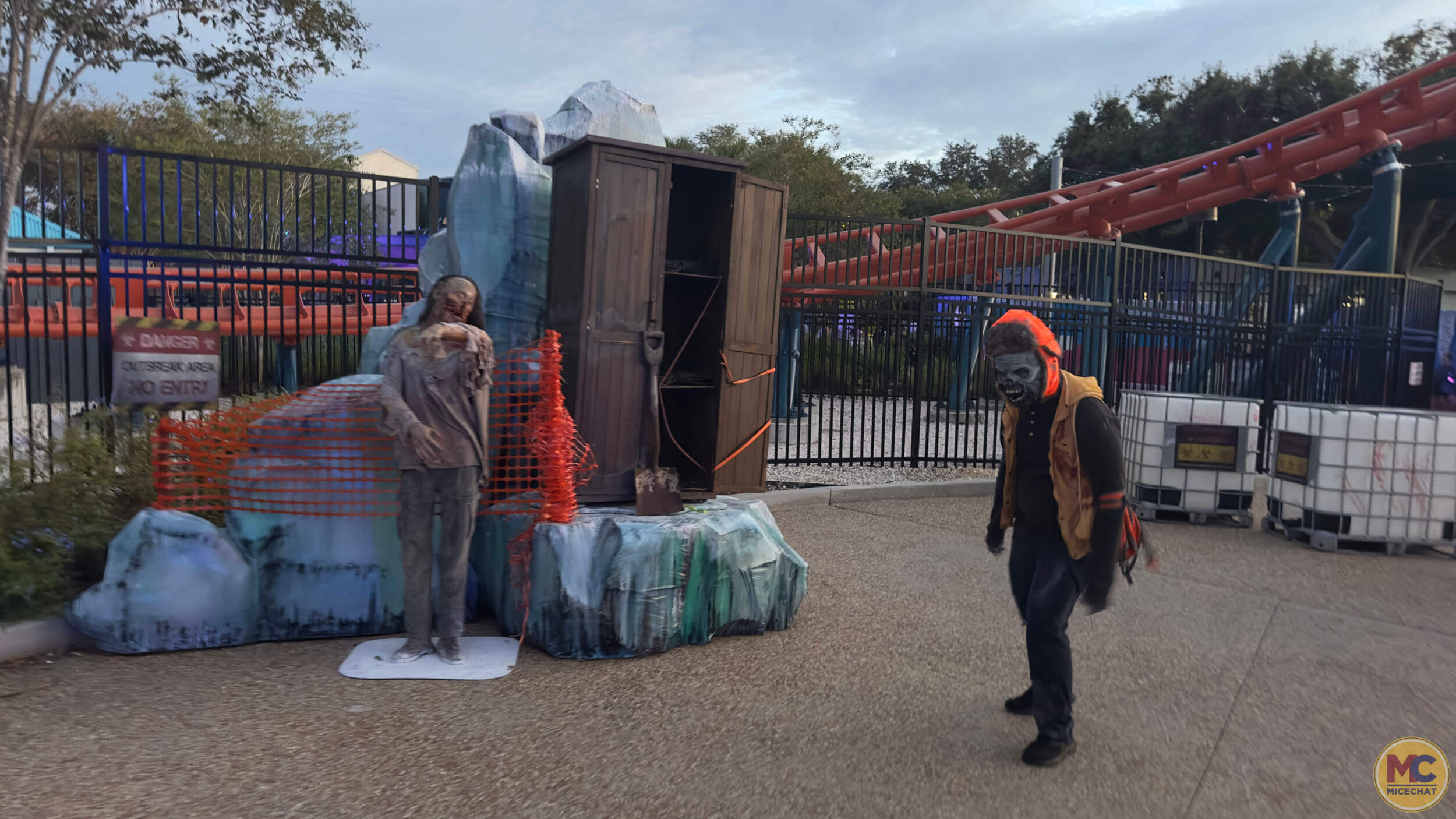 Howl-O-Scream, Hot and Cold Running Chills at SeaWorld Orlando’s Howl-O-Scream