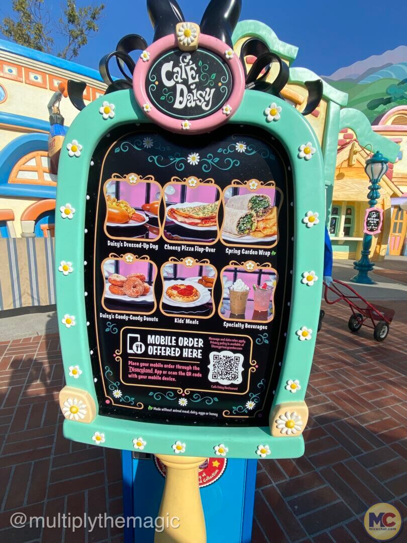 Disneyland mom hacks, 7 Disneyland Mom Hacks to Help You Navigate Like a Parks Pro