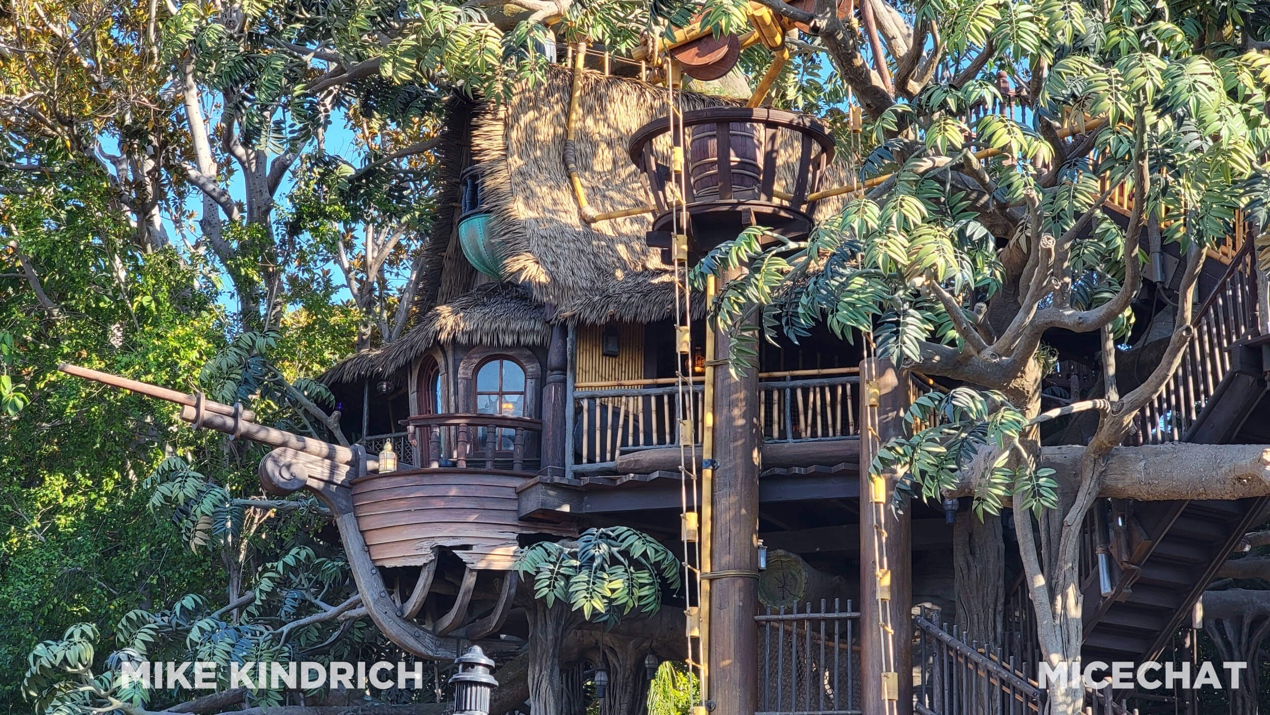 , Disneyland Update – Snowfall, Pumpkins & Missed Opportunities!
