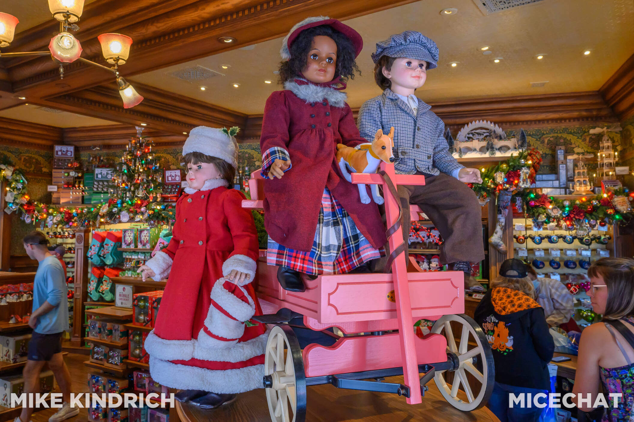 Main Street U.S.A., MiceShots: Falling for Main Street U.S.A. – A Crisp Stroll Through Walt’s Autumnal Wonderland