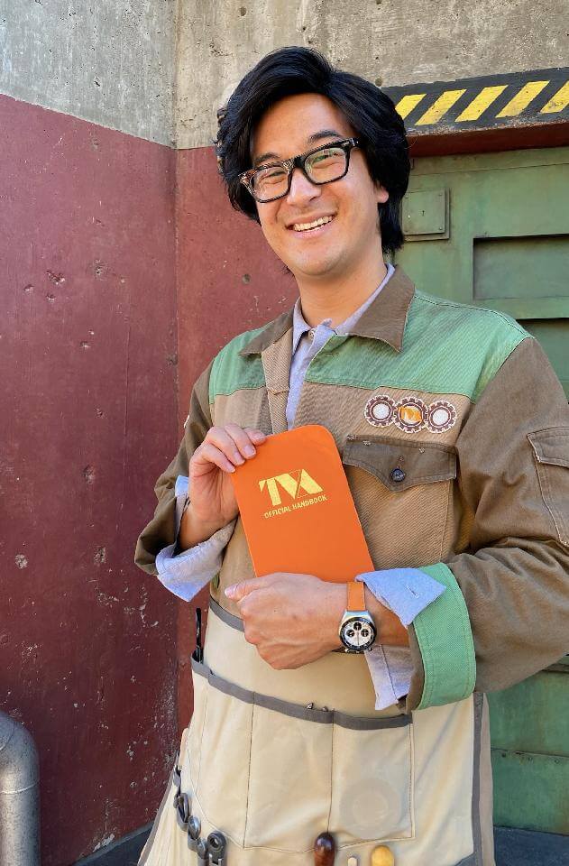 , Disneyland Update: Reservation Riddles, Disney Dilemmas, Cool Construction, and Holiday Hints