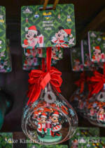 disneyland holiday merchandise 2023-disney classics christmas mickey and minnie glass ornament