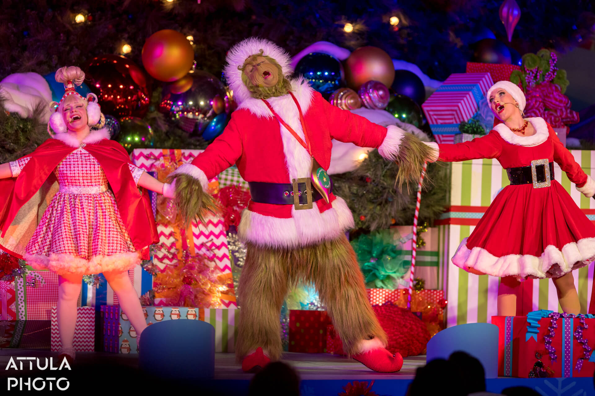Universal Hollywood Holiday, Universal Hollywood Holidays 2025: Potter Spells, Grinchy Laughs & Mario Merriment