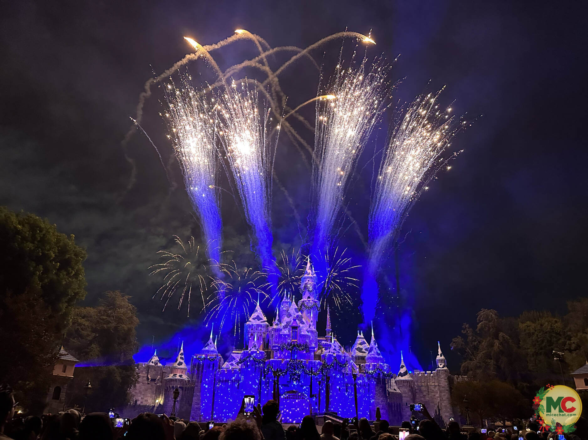 Disneyland holiday, Disneyland Update: Exciting Openings, Maintenance Concerns, Holiday Crush & Pin Rules