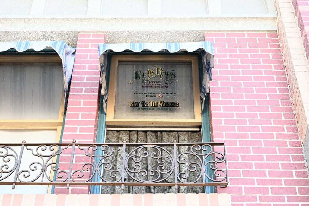 Windows of Main Street, UPDATED! Hidden Tributes Revealed: The Story Behind Disneyland’s Main Street Windows (Part One)