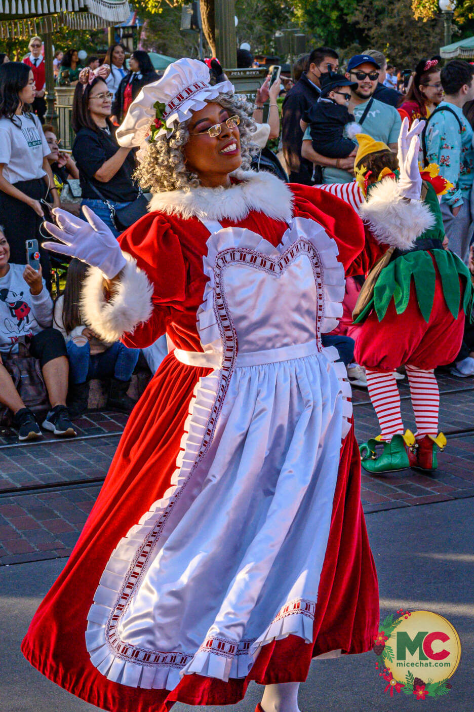 Disneyland holiday, Disneyland Update: Exciting Openings, Maintenance Concerns, Holiday Crush & Pin Rules