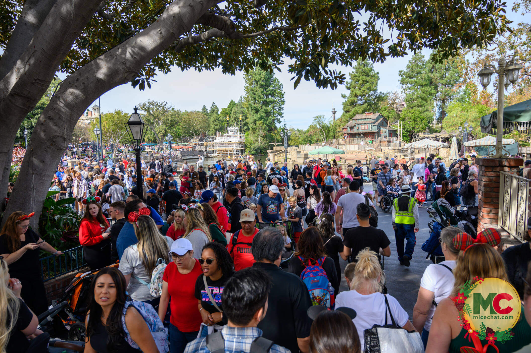 Disneyland holiday, Disneyland Update: Exciting Openings, Maintenance Concerns, Holiday Crush & Pin Rules