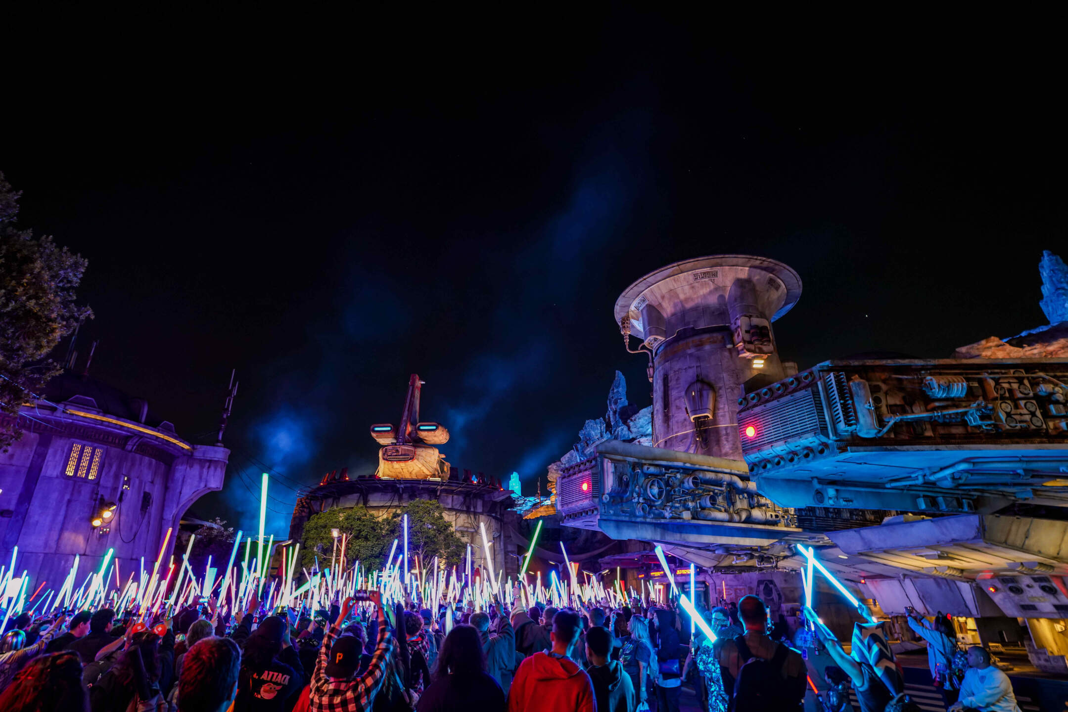 , DISNEYLAND UPDATE: Performers Unite, After Dark Alert & Icon Exit!