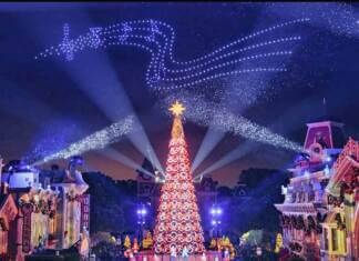 Yuletide Magic at Hong Kong Disneyland: A Festive Fusion of East and West