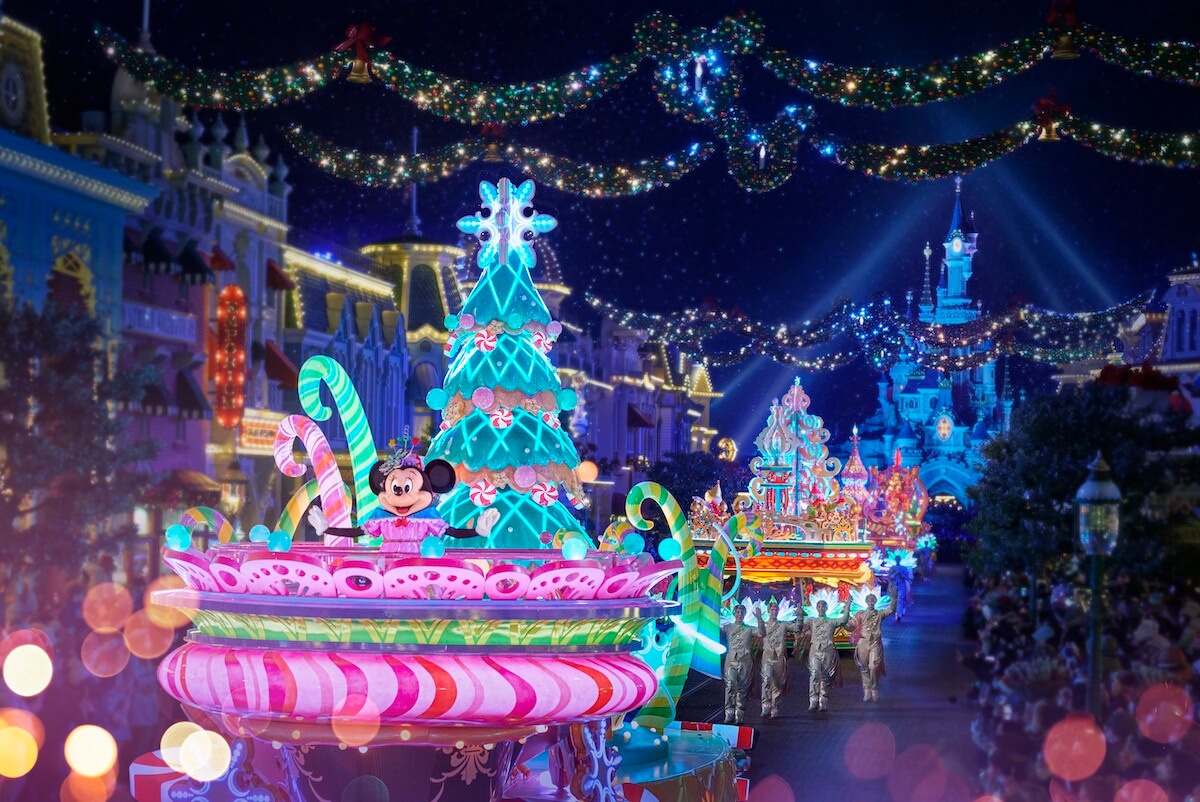 Mickey's Dazzling Christmas Parade Disneyland Paris