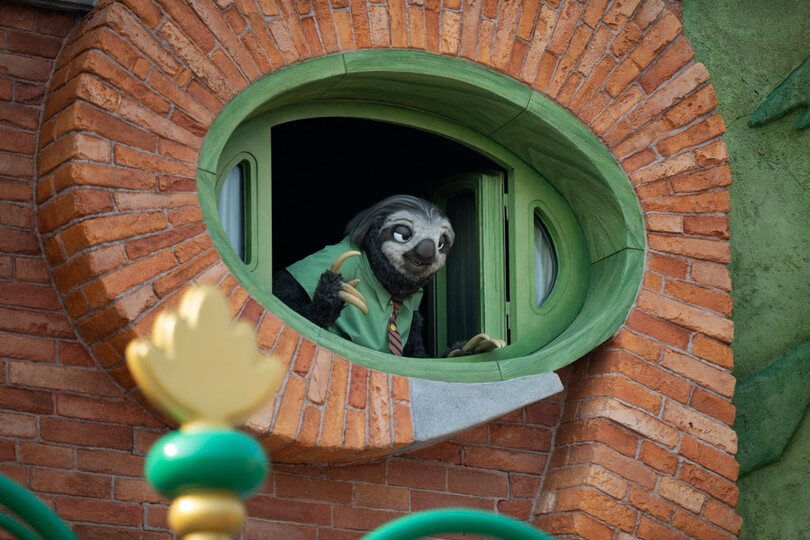 , DISNEYLAND UPDATE: The Long Wait, Magic Key Woes & Iger’s Uphill Battle