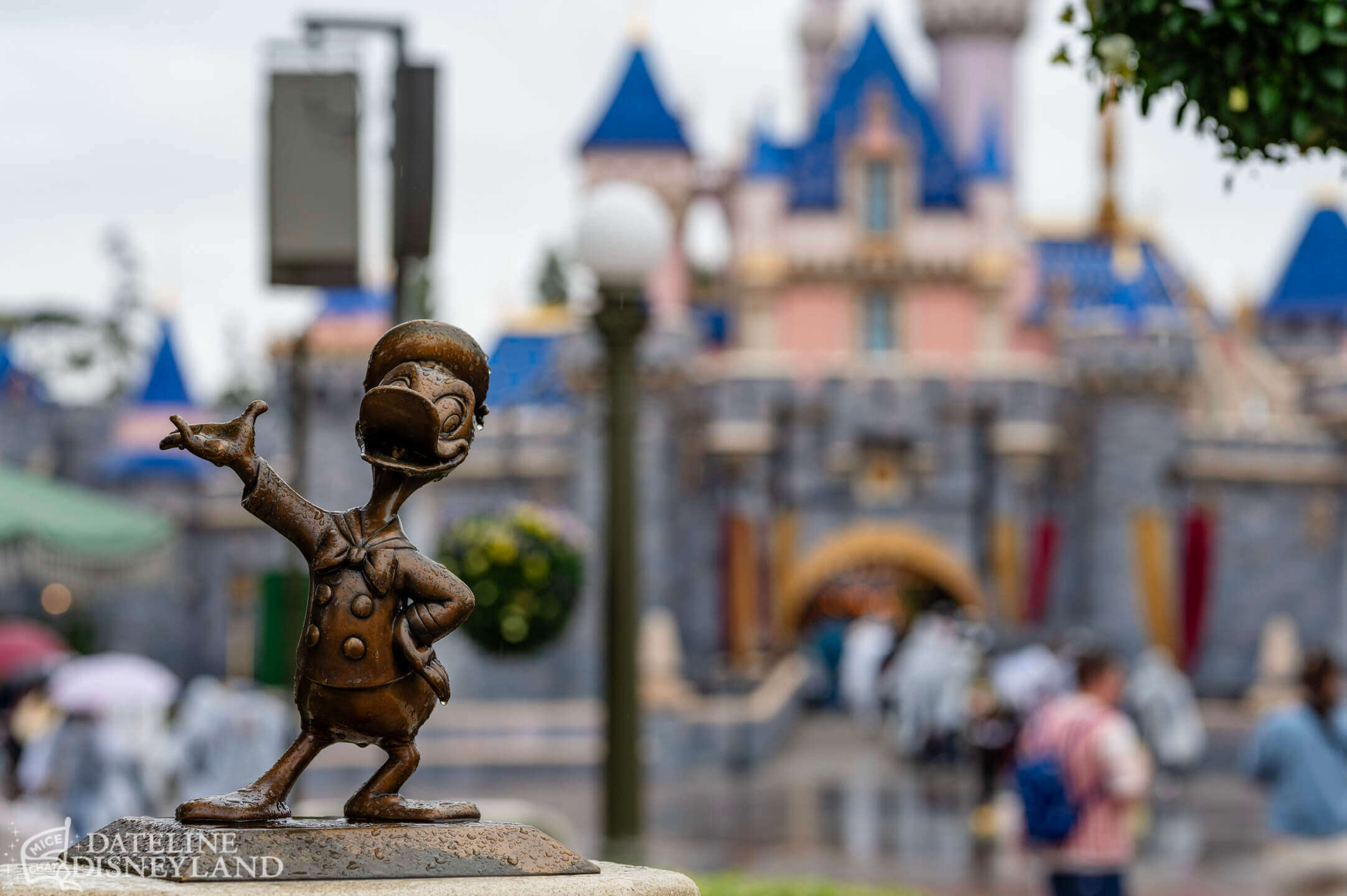 Disneyland, DISNEYLAND UPDATE: New Gates, Dragons & Haunted Mansion Closed!