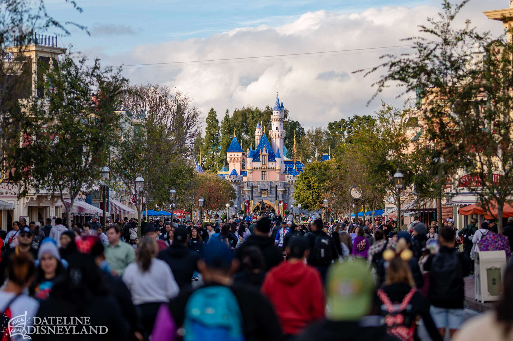 Disneyland, DISNEYLAND UPDATE: New Gates, Dragons & Haunted Mansion Closed!