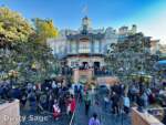 Disneyland News blues crowds pirates queue MiceChat