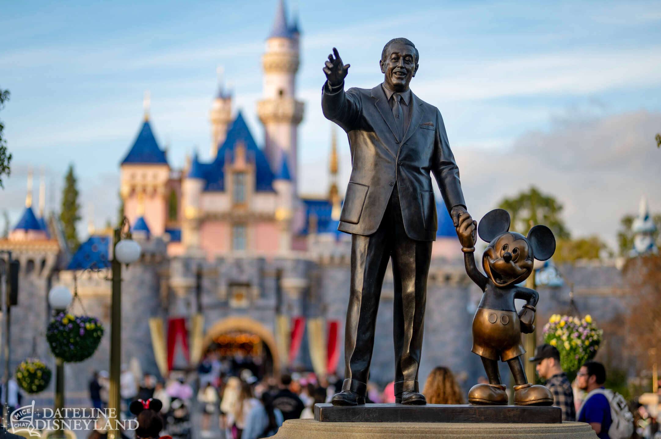 Disneyland, DISNEYLAND UPDATE: New Gates, Dragons & Haunted Mansion Closed!