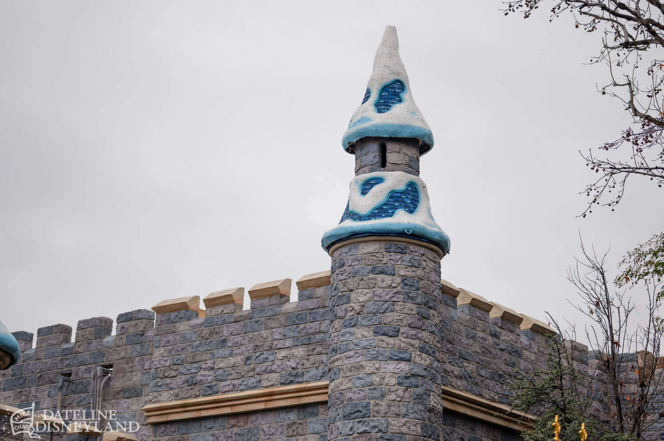 Disneyland, DISNEYLAND UPDATE: New Gates, Dragons & Haunted Mansion Closed!