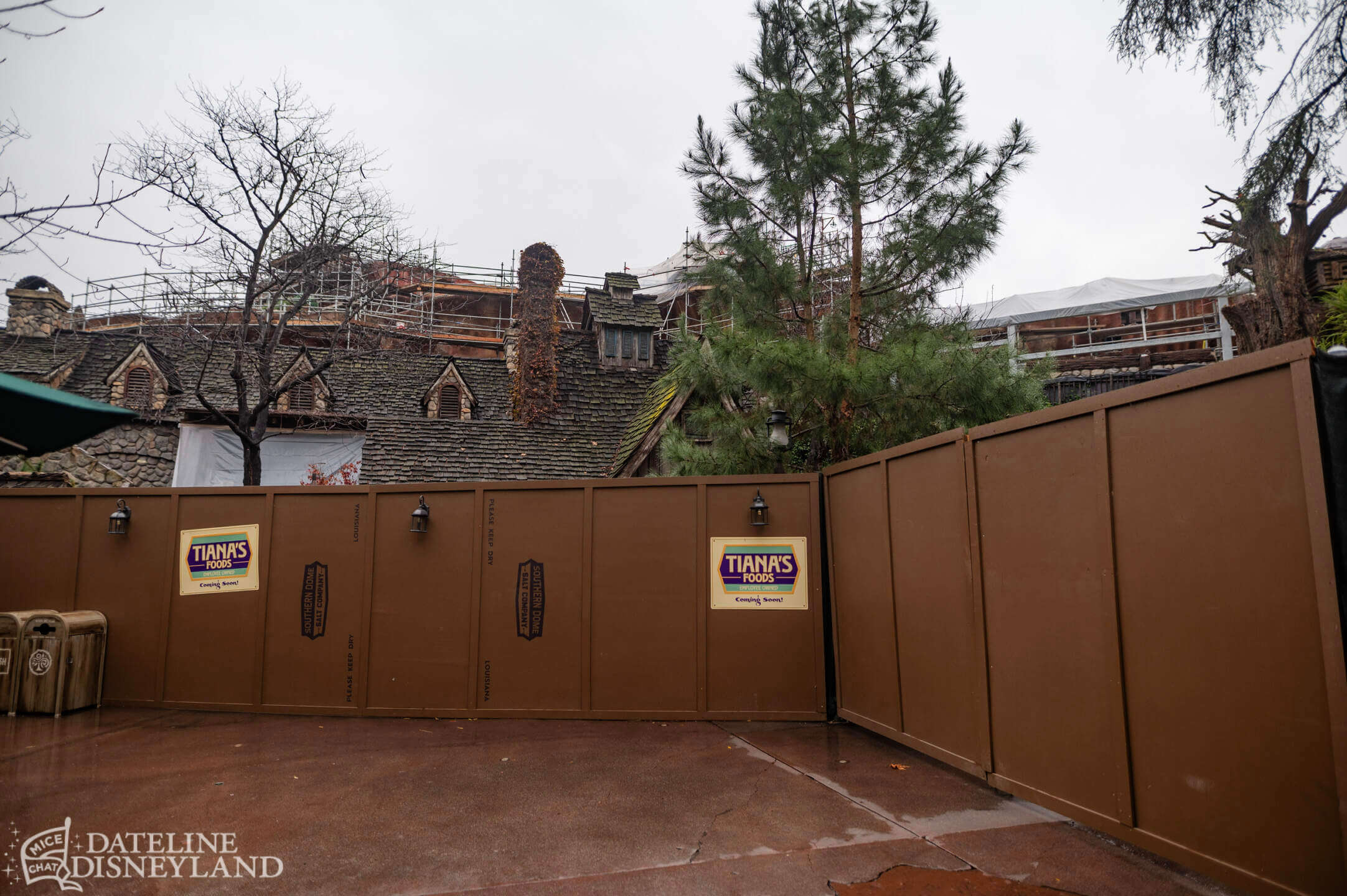 Disneyland, DISNEYLAND UPDATE: New Gates, Dragons & Haunted Mansion Closed!