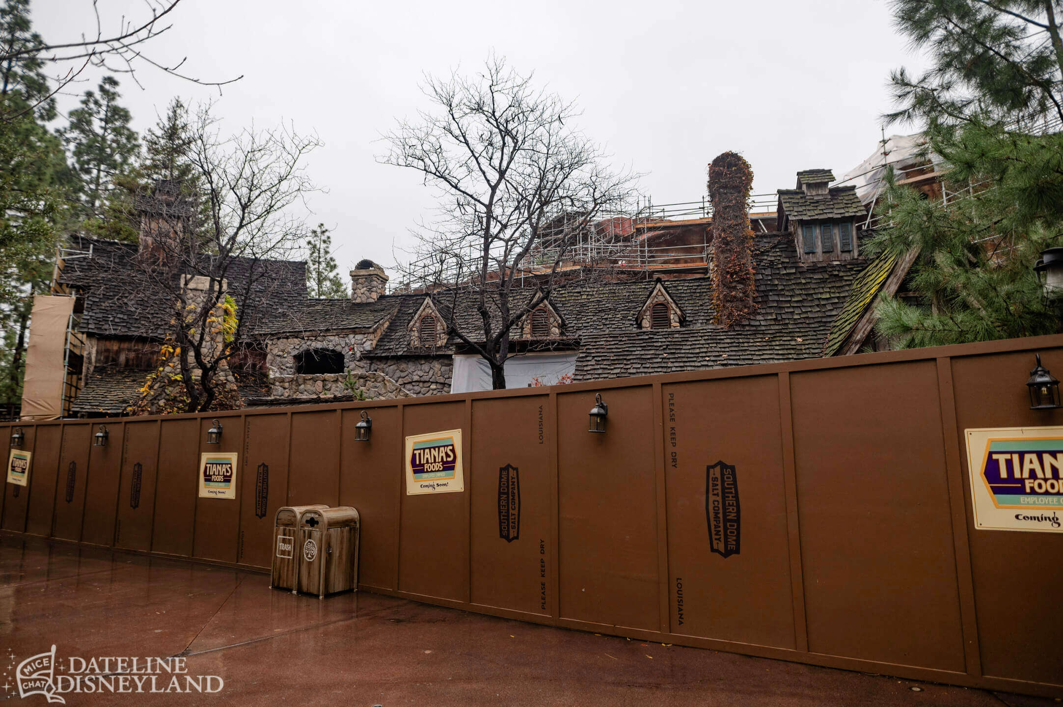 Disneyland, DISNEYLAND UPDATE: New Gates, Dragons & Haunted Mansion Closed!