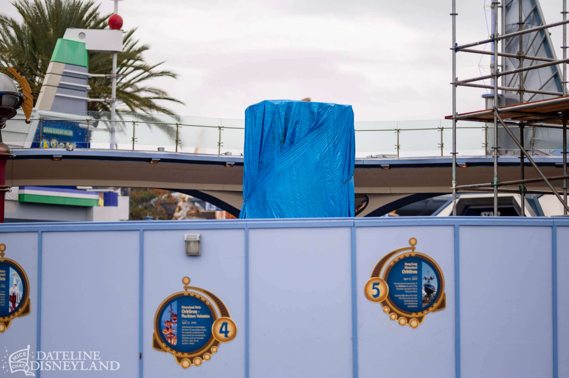 Disneyland, DISNEYLAND UPDATE: New Gates, Dragons & Haunted Mansion Closed!