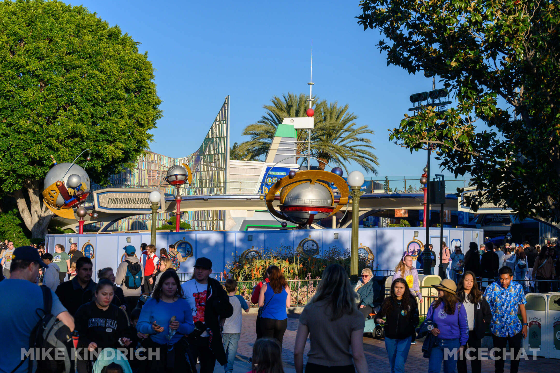 , Disneyland Update: The Great Goodbye, Lightning Lame & Constant Construction