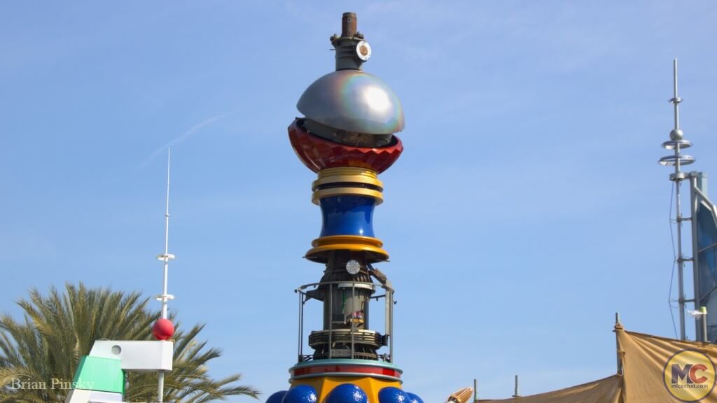 , DISNEYLAND UPDATE: Performers Unite, After Dark Alert & Icon Exit!